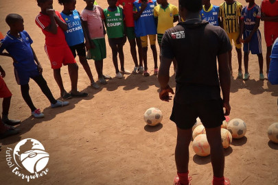 PROYECTO SOLIDARIO DE FUTBOL EMOTION