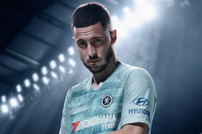 terza-maglia-Chelsea-Hazard-2018-2019.webp