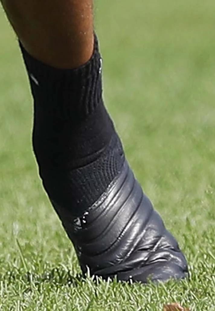 post card blog-botas-blackout-miranda-upper.webp