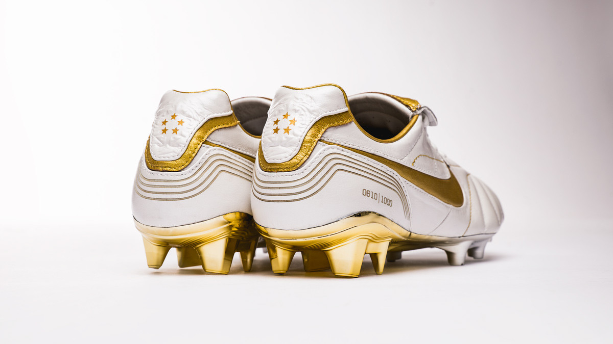 Las míticas Nike Tiempo R10 Ronaldinho han vuelto. - Blogs - Fútbol