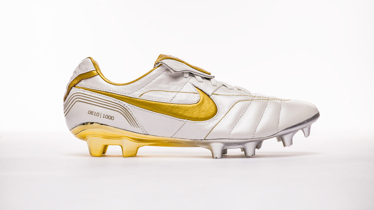 Las Nike Tiempo R10 Ronaldinho han vuelto. - Blogs - Fútbol Emotion