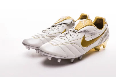nike-tiempo-r10-ronaldinho-portada.webp