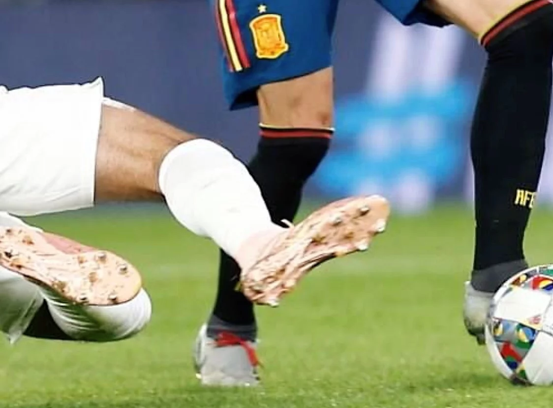 post card blog-cortes-en-las-botas-aspas-2.webp