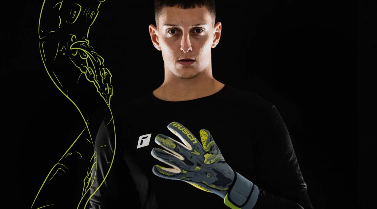 post card Reusch-XRay-futbolemotion-1.webp