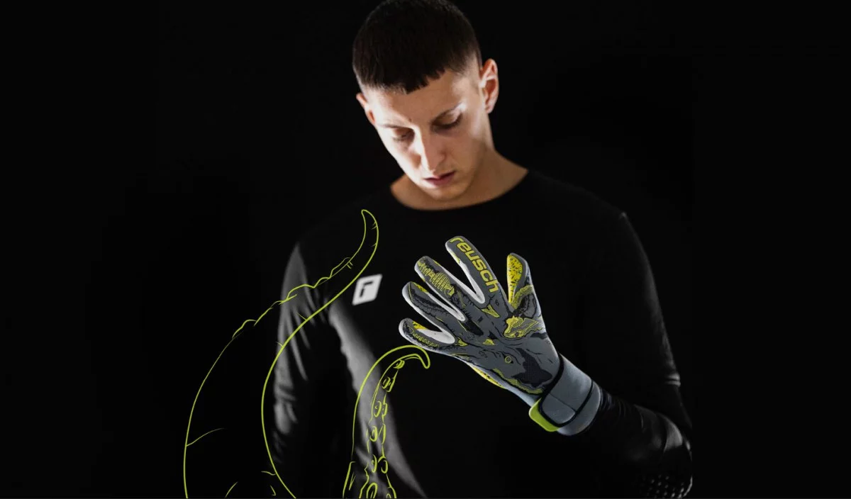 post card Reusch-XRay-futbolemotion-2.webp