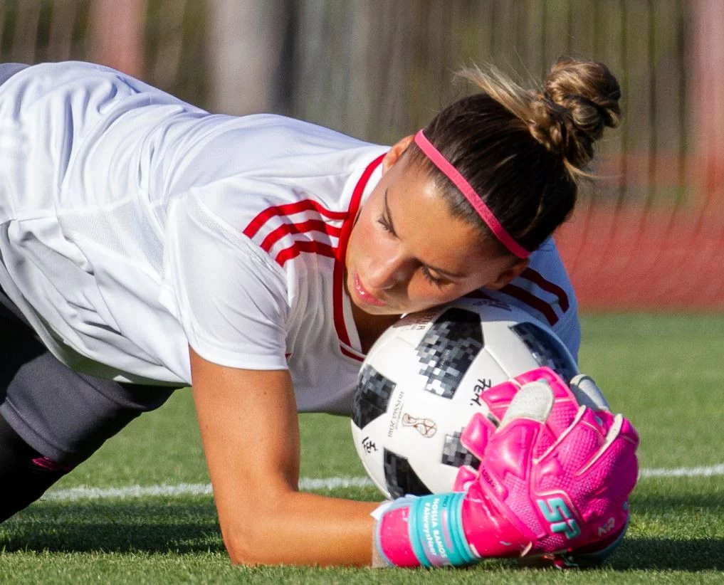 post card Post-Guantes-Noelia-Ramos-2.webp