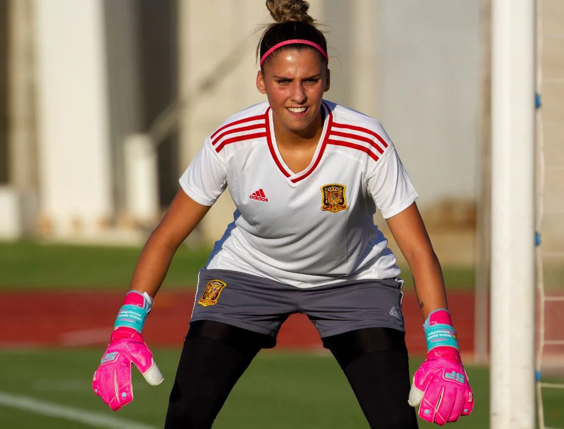 post card Post-Guantes-Noelia-Ramos-3.webp