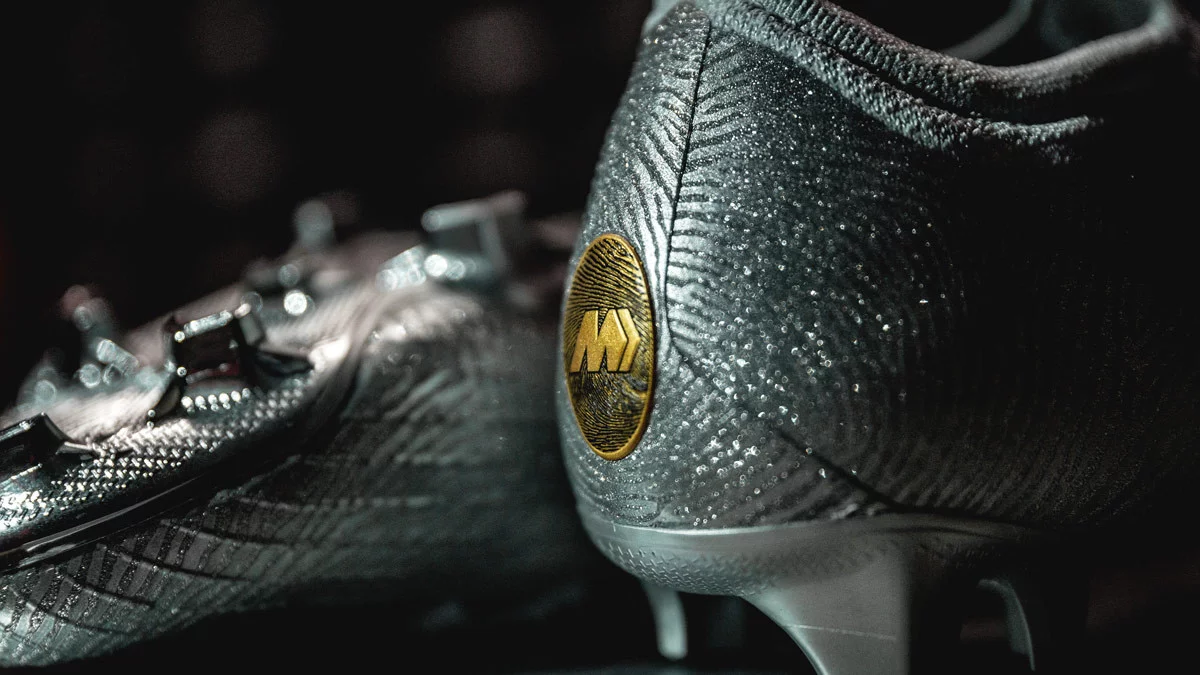 post card Post-botas-balon-de-oro-1.webp