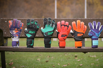 New SP La Rosa de los Vientos goalkeeper glove collection