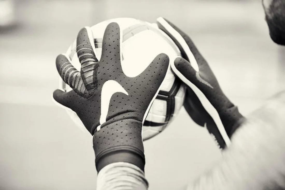 post card Post-Nike-Mercurial-Touch-3.webp