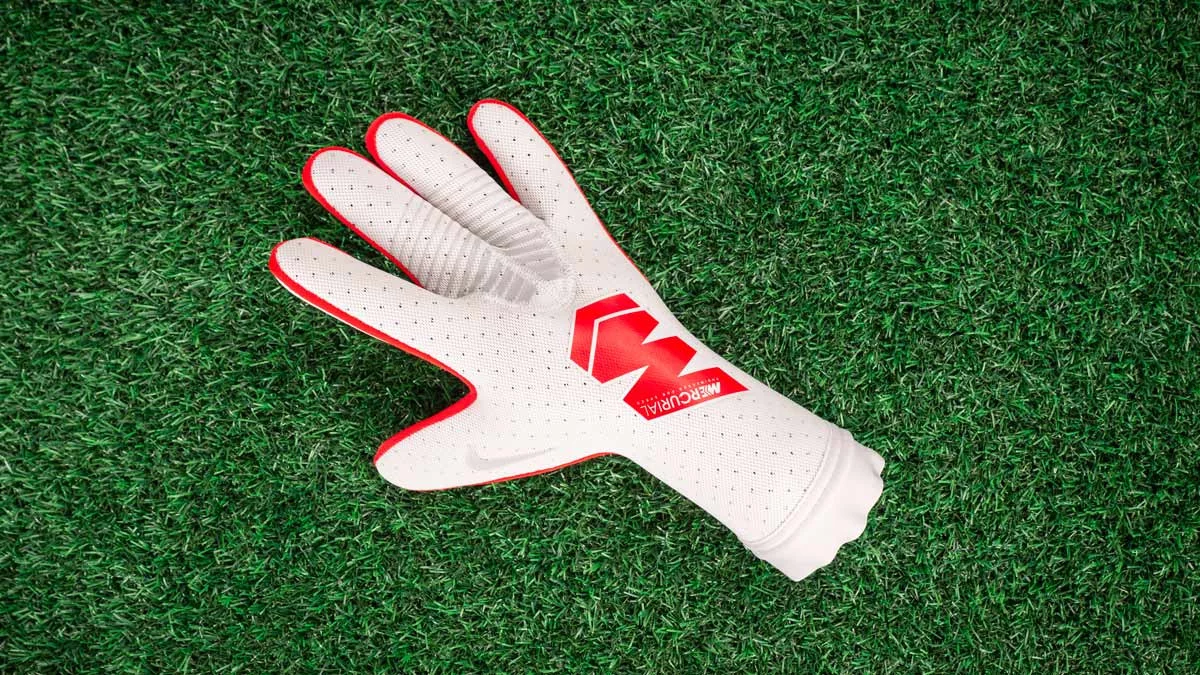 post card Post-Nike-Mercurial-Touch4.webp