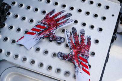 Nouveaux gants adidas predator Pro Manuel Neuer