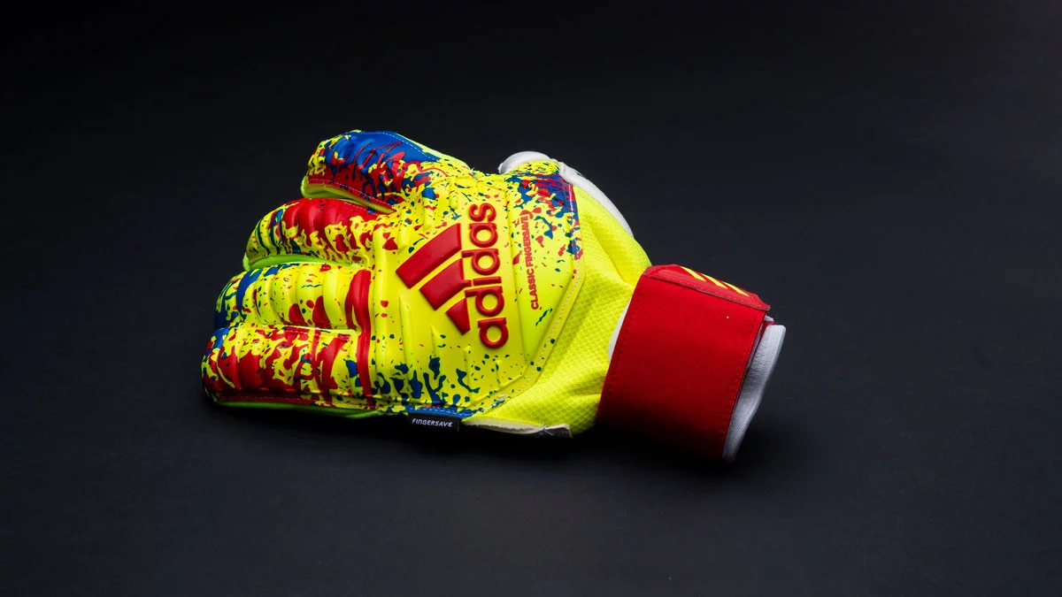 post card Post-adidas-Classic-94-3_0.webp