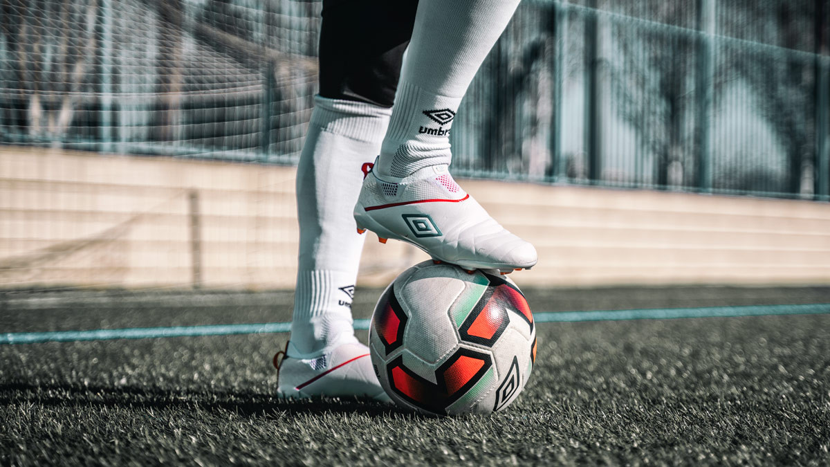 Umbro Medusae III La bota sin cordones de los ingleses - Blogs - Fútbol  Emotion