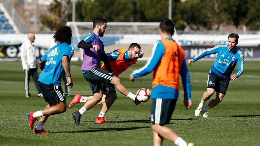 post card blog-botas-isco-nemeziz-blackout.webp