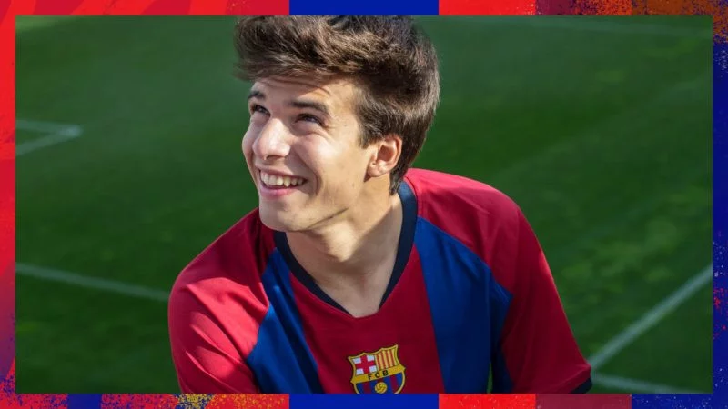 post card blog-nueva-camiseta-fc-barcelona-98-99-riqui-puig.webp