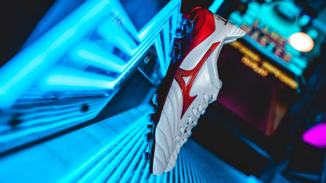 post card blog-mizuno-morelia-neo-II-fernando-torres-runbird.webp