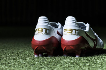 F9T Primeras Botas exclusivas para Fernando Torres
