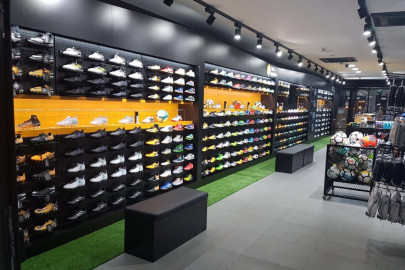 Reapertura tienda Fútbol Emotion Pamplona