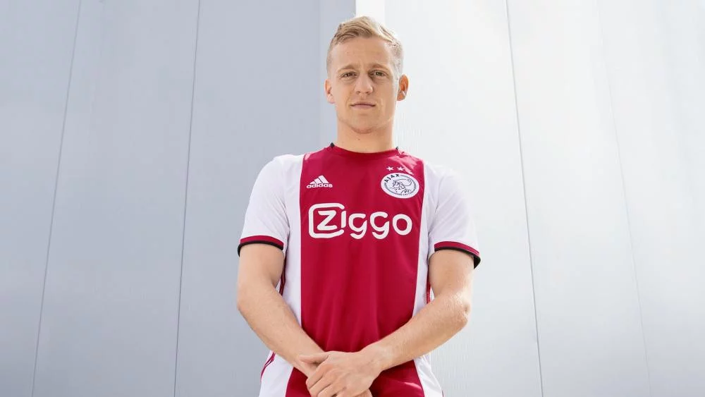 post card Post-Camiseta-Ajax-1.webp