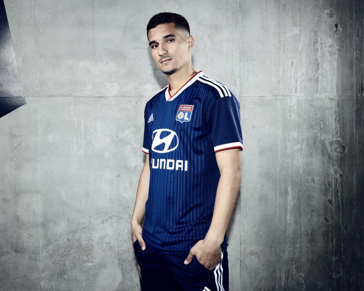 post card maillot-exterieur-olympique-lyonnais-ol-lyon-2019-2020-adidas-6-1400x1120_0.webp