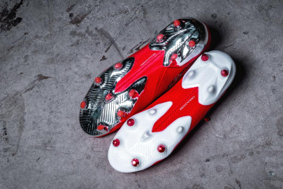 ¿Puedo usar botas de fútbol diferentes en cada pie?