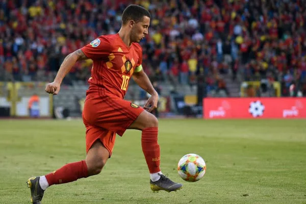 post card Post-Eden-Hazard-ficha-Real-Madrid-2.webp