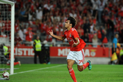JOÃO FÉLIX E AS SUAS CHUTEIRAS ADIDAS