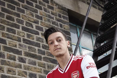13300772_Adidas_FW19_Arsenal_Home_OZIL_0381.webp.webp