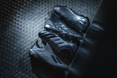 DARK SCRIPT ADIDAS – BLACKOUT FOOTBALL BOOTS
