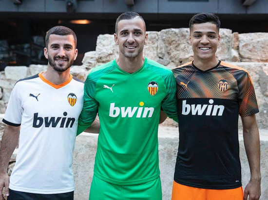 Maglia-Puma-Valencia-2019-2020.jpg