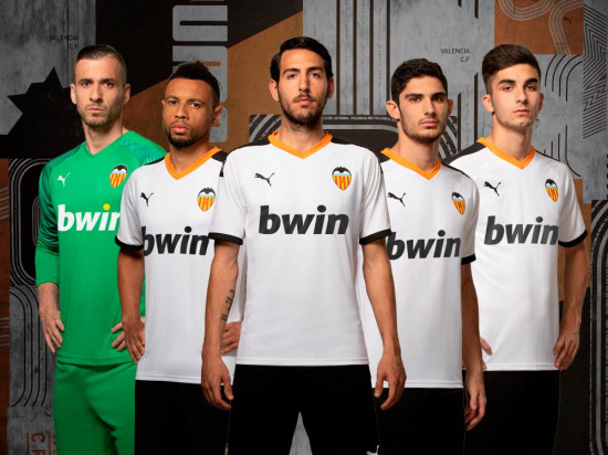 Puma-maglia-home-Valencia-2019-2020.jpg