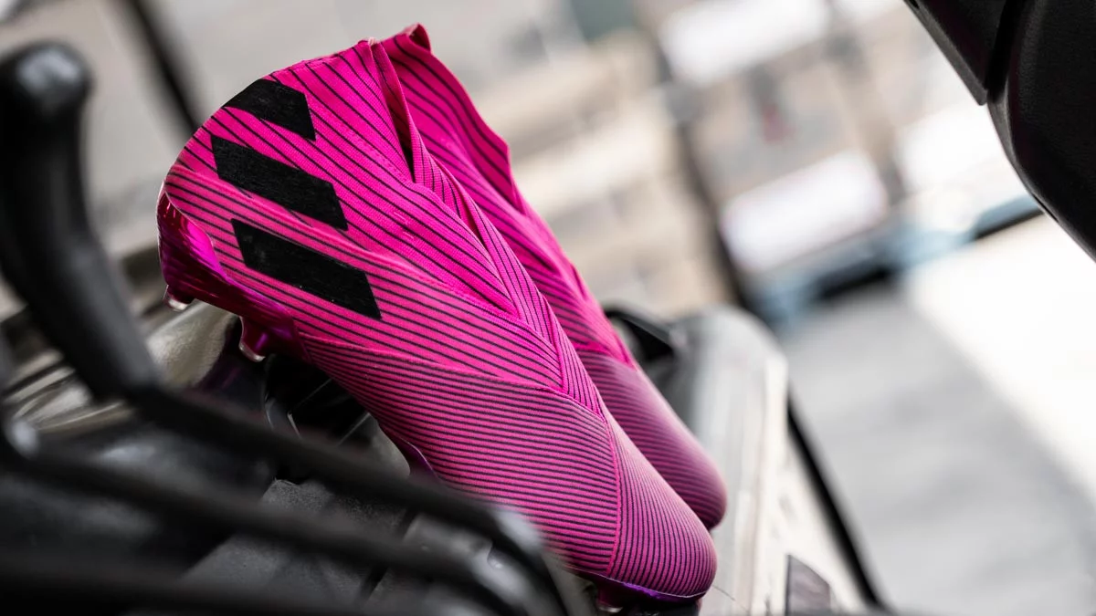 post card Post-adidas-Hardwired-2.webp