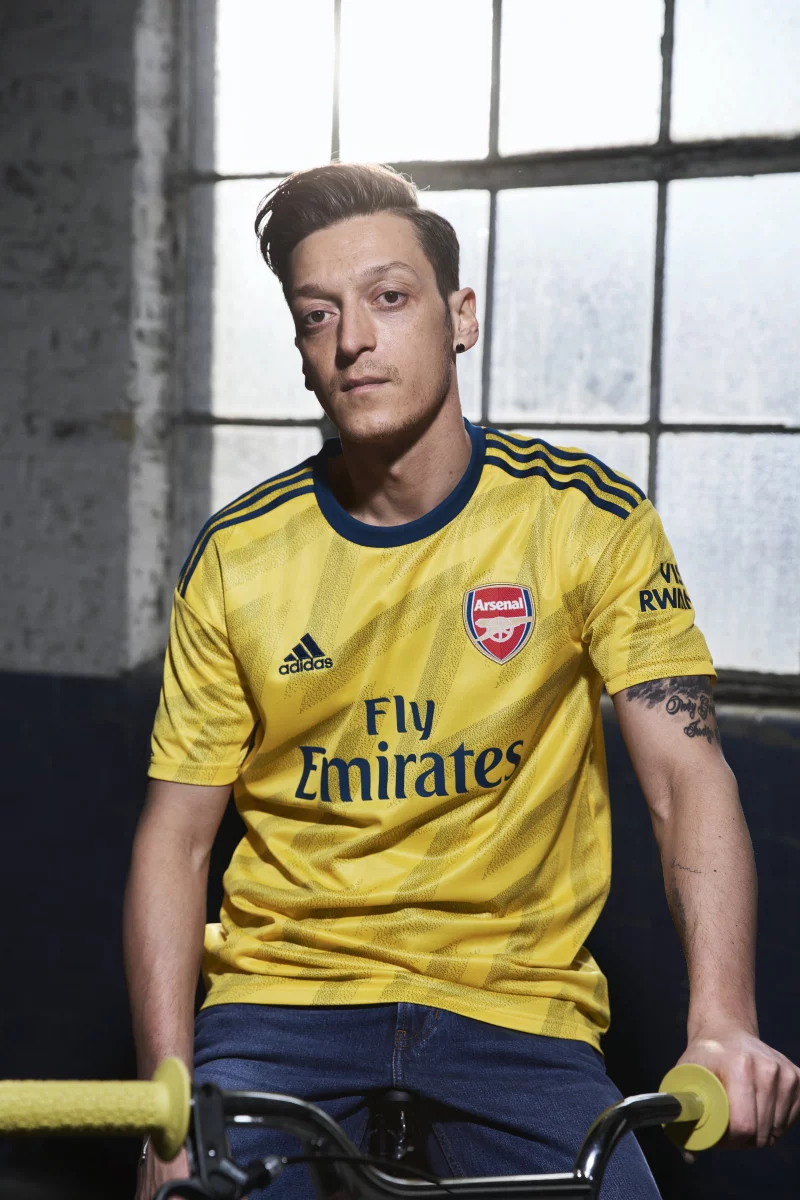 post card 13300772_Adidas_FW19_Arsenal_AWAY_Ozil_Away_142.webp.webp
