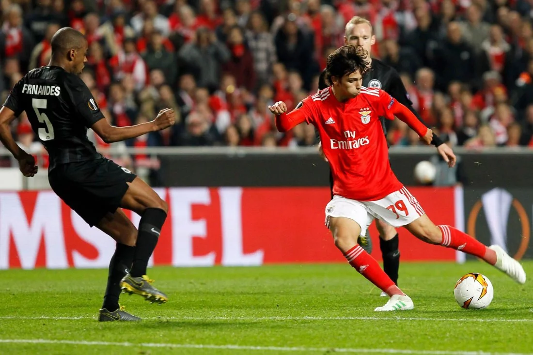 post card Post-botas-de-Joao-Felix-2.webp