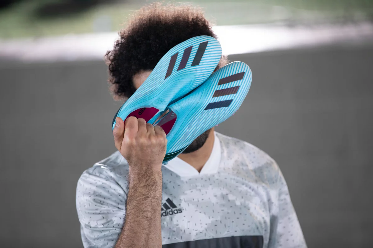 post card FW19_PB_SALAH_HARDWIRED_STADIUM_P0_PRODUCT_HAND_01_014.webp.webp