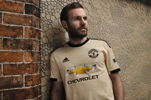 post card blog-segunda-equipación-manchester-united-2019-2020.mata_.webp