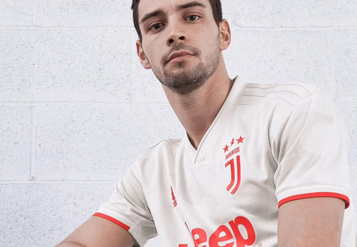 post card Post-camiseta-juventus-away-2.webp