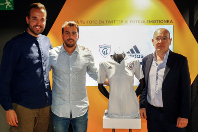 Nueva equipación del Madrid CFF en la tienda Fútbol Emotion Madrid