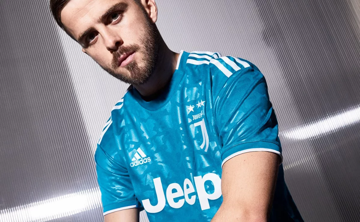 post card Post-Juventus-tercera-equipación-6.webp