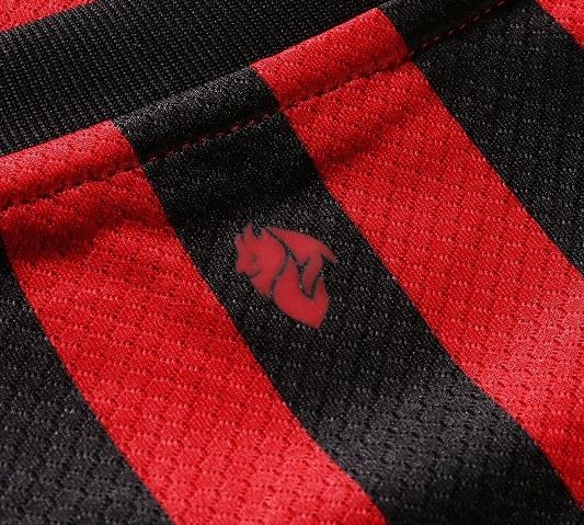 blog-nueva-camiseta-milan-portadas-diablo_0.jpg