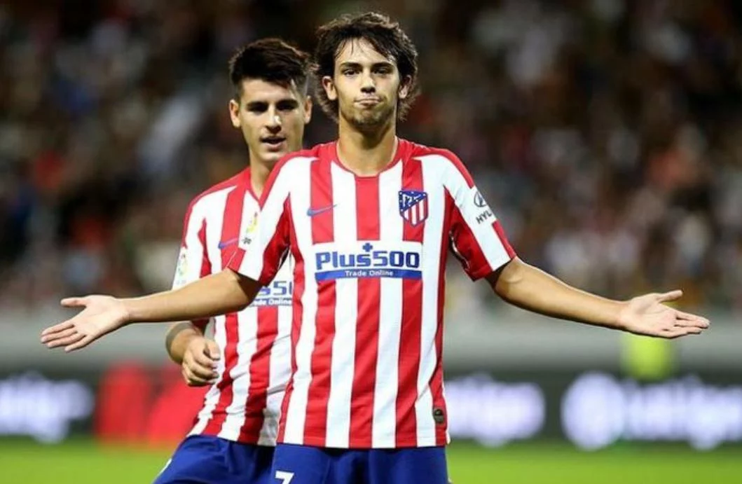 post card Jugadores-que-mas-venden-3.webp