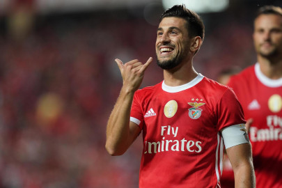 OS JOGADORES DE FUTEBOL QUE MAIS VENDEM