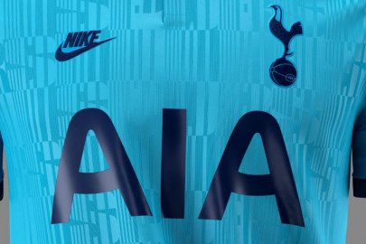 TOTTENHAM FC APRESENTA A SUA NOVA CAMISOLA
