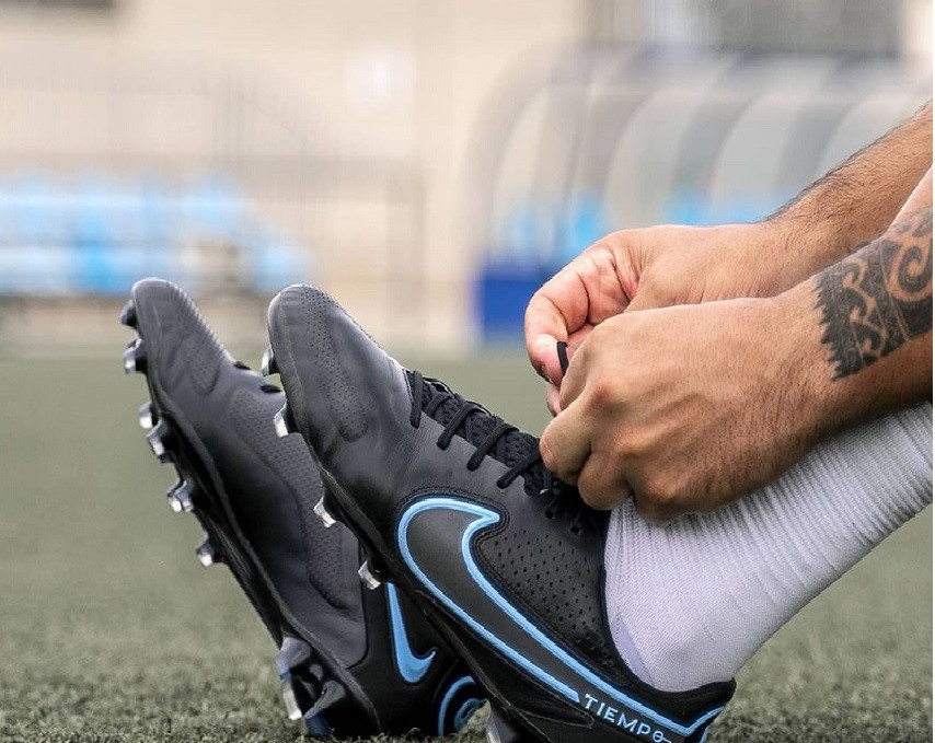 5 Cosas que no debes hacer con las botas de fútbol - Blogs - Fútbol Emotion