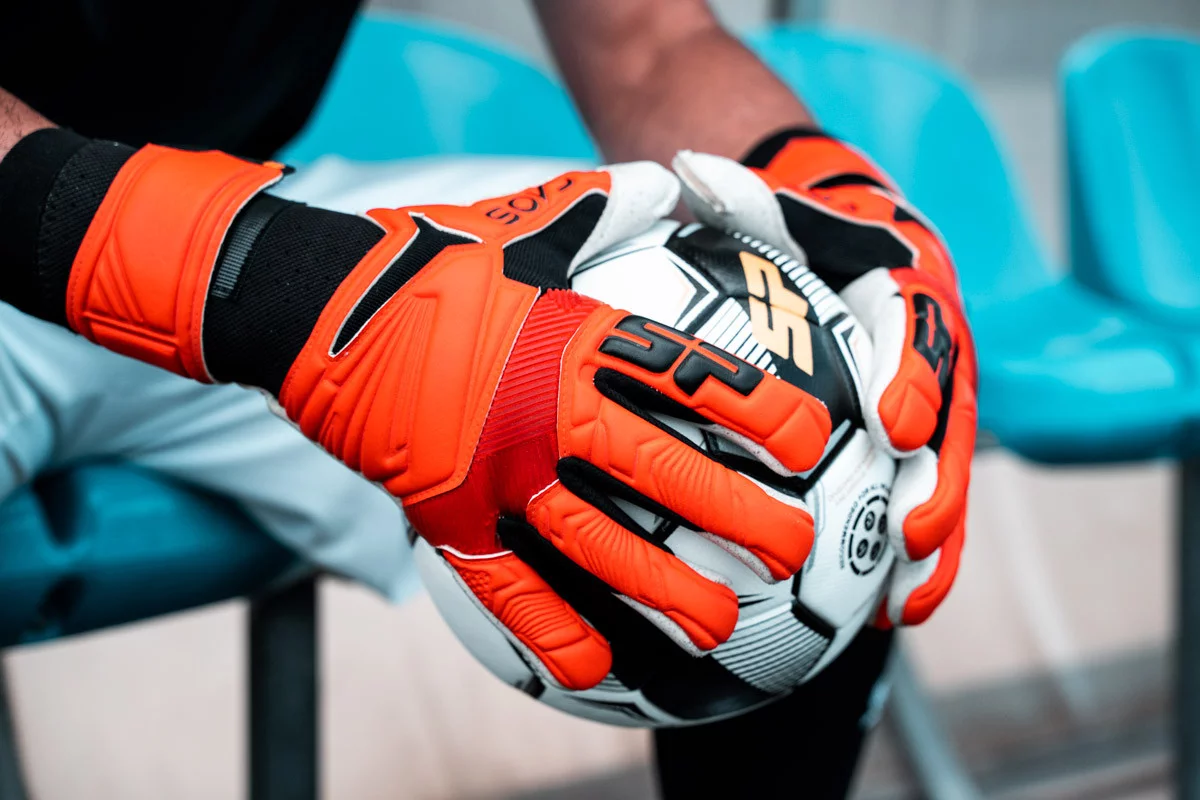 post card blog-quitar-mal-olor-guantes-cerca.webp