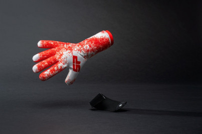 How do I remove odour from my gloves?