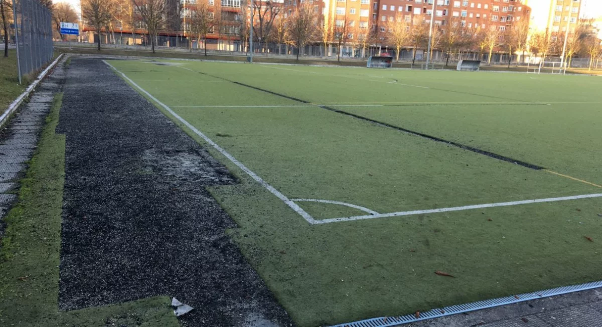 post card blog-cesped-natural-o-artificial-natural-turf.webp