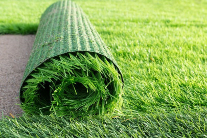 ¿Césped natural o artificial?
