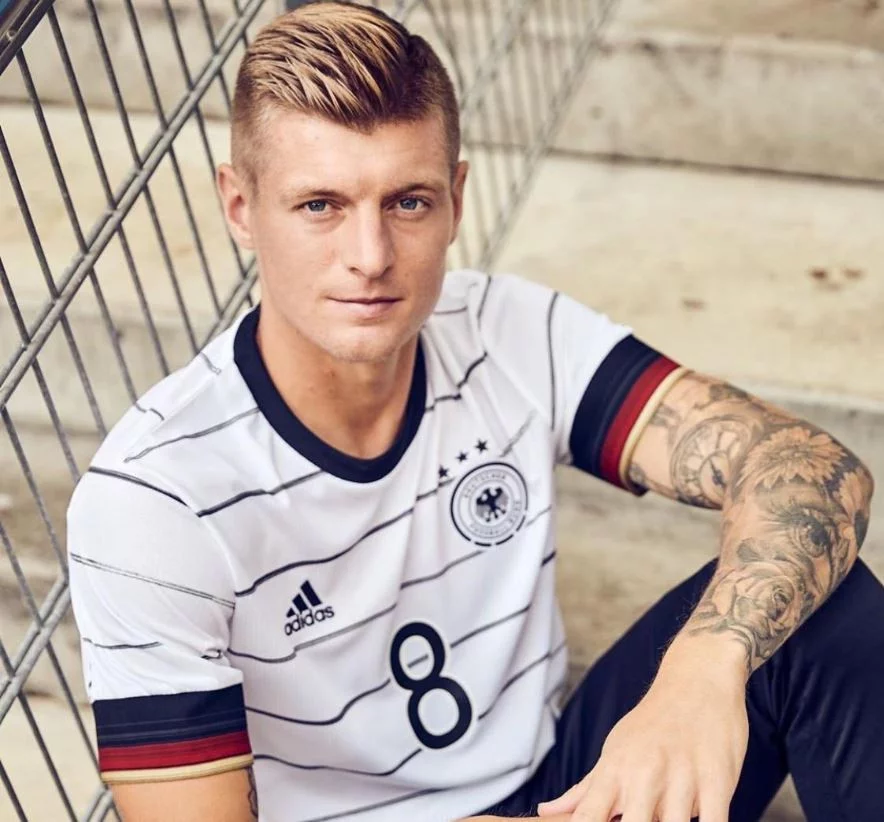 post card Camisetas-Eurocopa-2020-2.webp